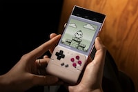 Retro-Inspired Smartphone Gaming Controllers Image 1