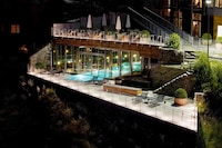 Modern Mountain Lodges Image 3