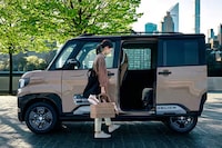 Compact Camper Kei Vans Image 2