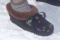 Textured Casual Footwear Image 1