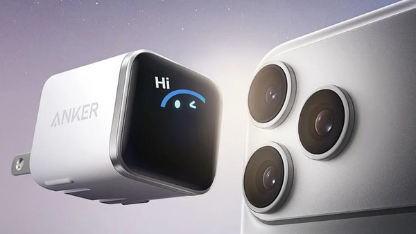 Screen-Equipped Smartphone Chargers