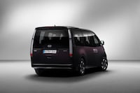 Long-Haul Electric Vans Image 2