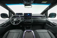 Long-Haul Electric Vans Image 3
