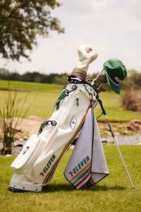 Reissued Golf Bags Image 1