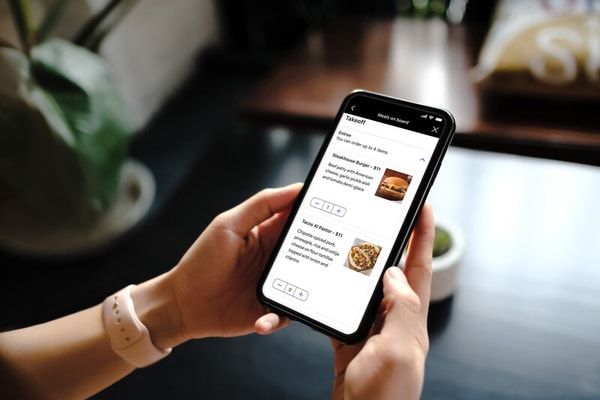Fresh Meal-Focused Flight Experiences
