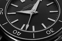 Modestly Slender Dive Watches Image 3