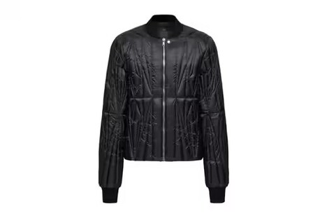 Avant Garde Seasonal Fashion