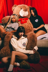 Bold Valentine&rsquo;s Streetwear Image 2