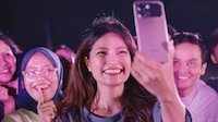 Branded Holographic Spectacles Image 1
