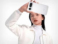 Hyper-Slim Triple-Camera Smartphones Image 3