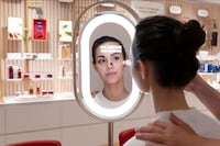 In-Store Skin Analyzers Image 1