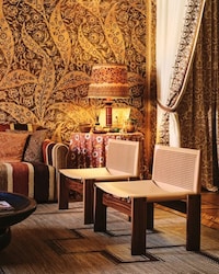 Decorative Lounge Chairs Image 2