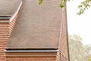 Vernacular Clay Houses: Clay Rise in West Sussex is a Context-Driven ...