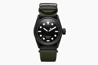 Illuminating Minimalist Timepieces Image 4