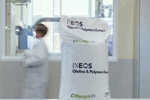 Recycled Cosmetics Packaging Article Thubnail