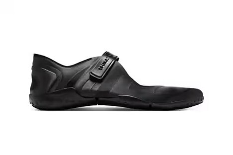 Split-Toe Footwear Updates