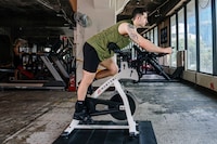 Seat-Free Spin Bikes Image 3