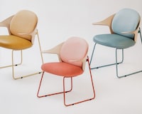 Curved Comfort Seating Image 1