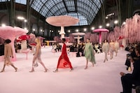 Whimsical Couture Settings Image 3