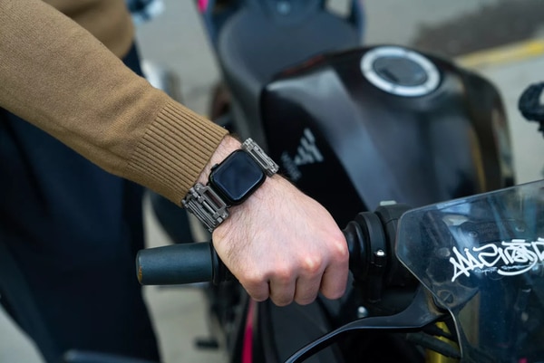 Tool-Integrated Smartwatch Straps