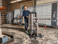 Industrial Battery-Powered Vacuum Cleaners