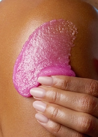 Raspberry-Inspired Sugar Scrubs Image 3