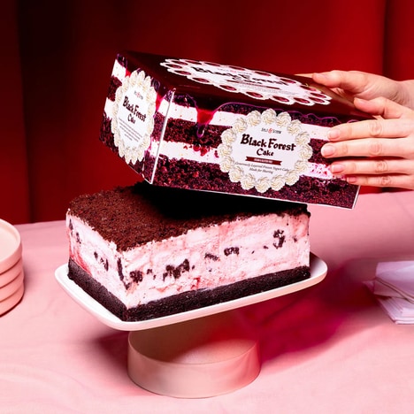 Free-From Frozen Yogurt Cakes