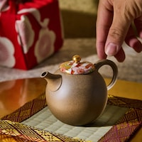 High-End Ceramic Japanese Teapots Image 2