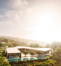 Sculptural Facade Homes Image 1