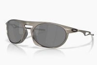 90s-Inspired Metallic Sunglasses Image 2