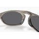 90s-Inspired Metallic Sunglasses Image 4