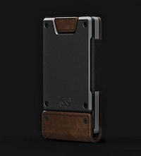 Hybrid Metallic Leather Wallets Image 3