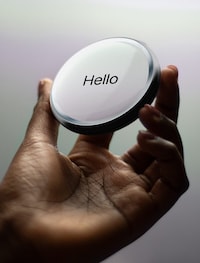 AI-Powered Self-Reflection Devices Image 1