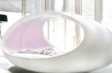 The Lomme Luxury Egg Bed