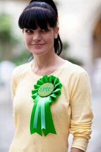 Prize Ribbon Fashion Image 2