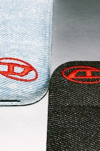 Graphic Tech Accessories Image 3