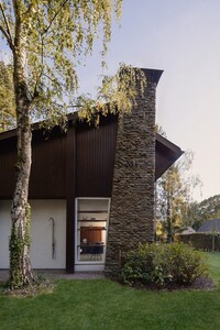Fireplace-Centered Retro Bungalows Image 2