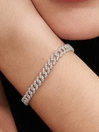 Timelessly Sophisticated Jewelry Designs Image 3