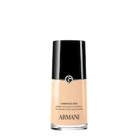 Glow-Boosting Silky Foundations Image 3
