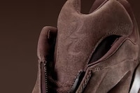 Premium Retro Sneakers Image 2