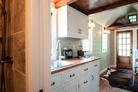 Cottage-Style Tiny Homes Image 5