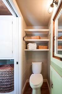 Cottage-Style Tiny Homes Image 6