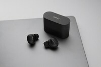 Flagship AI-Powered Earbuds Image 3