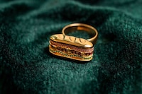 Sparkling Sandwich-Shaped Rings Image 2