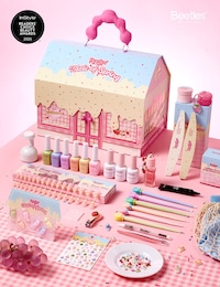 Spring-Inspired Nail Polish Kits Image 2