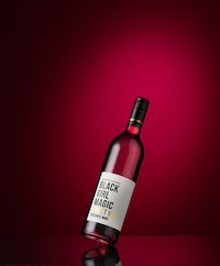 Lightly Effervescent Red Wines Image 2