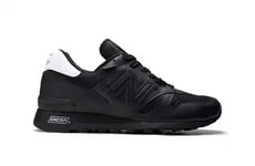 Stealthy Black Runners