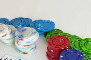 Microplastic-Made Poker Chips Article Thubnail