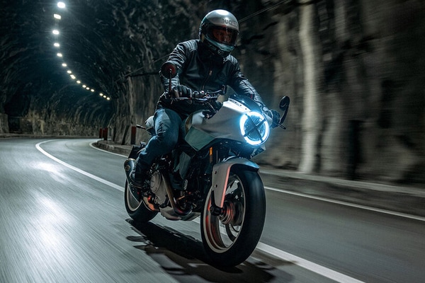 Caf&eacute; Racer Revivals