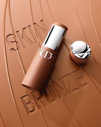 Luxurious Bronzing Balm Sticks Image 2